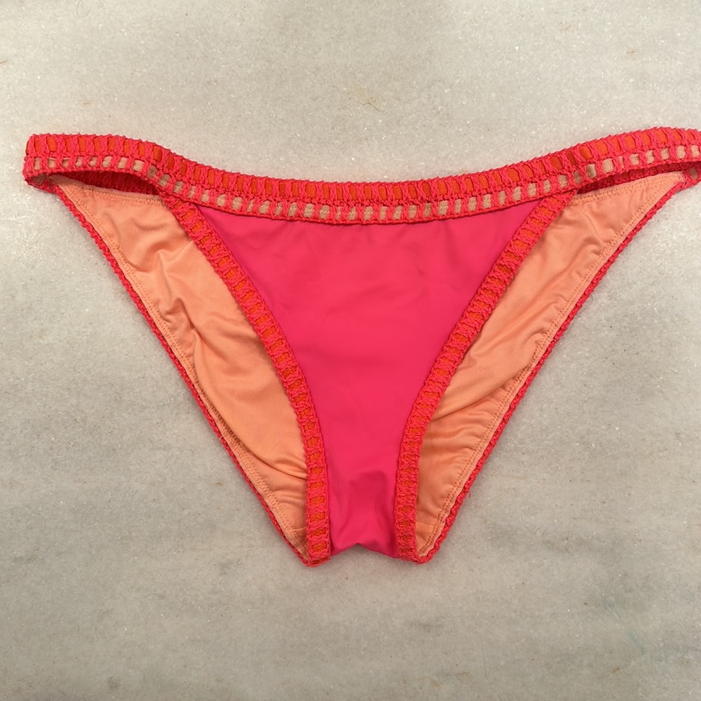 Victoria’s Secret crochet bikini bottom -L
